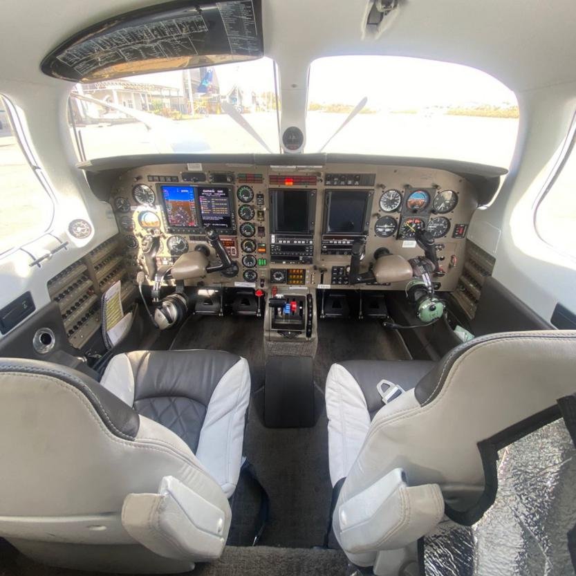 AEROBASTIAN AVIÃO MONOMOTOR TURBOÉLICE PIPER JETPROP